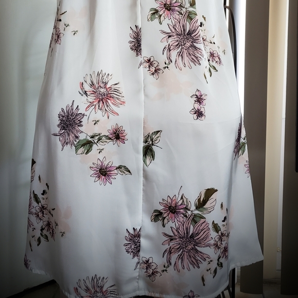 Clothes - Picture 4 of 4